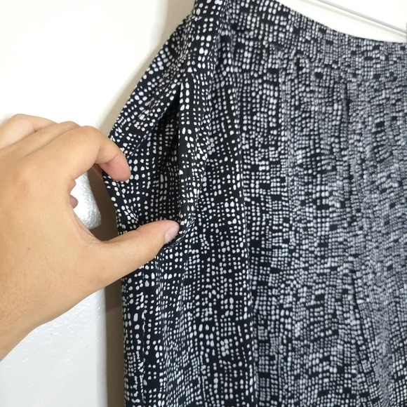 SUSAN GRAVER Liquid Knit Wide Leg Culotte Capri Pull On Pants w/ Pockets, M - Picture 7 of 13